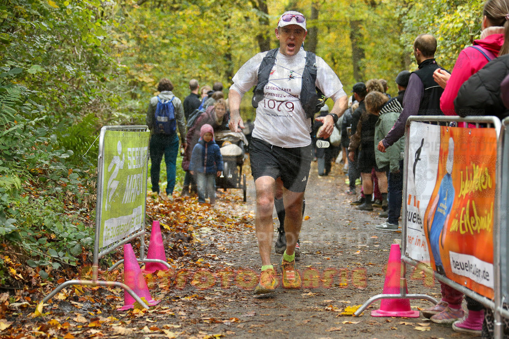 251026_1302_EX1_2298 | Sportfotografie im Rhein-Sieg Kreis, Köln, Bonn, NRW, Rheinland Pfalz, Hessen, etc. Unser Tätigkeitsfeld umfasst den Laufsport vom Volkslauf über den Marathon, Duathlon, Triathon bis zum Ultralauf wie Kölnpfad Ultra oder Schindertrail.