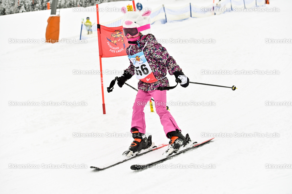 SRF_20.02.2026_0689 | Skirennfotos,Serfaus,Fiss,Ladis,Kinderskirennen,Winter,Tirol,Oberland,skirace,SFL,feelfree,weil wir's genießen,ski,Ski,skifahren,Sonnenplateau, - Realisiert mit Pictrs.com