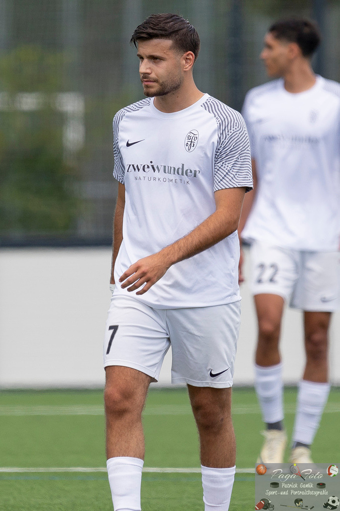 Testspiel: Spvgg. 03 Fechenheim - Türk Gücü Friedberg, 13.07.2024 | Giovanbattista Pedace (Spvgg. 03 Fechenheim #7), Freisteller, Portrait / Porträt, Spvgg. 03 Fechenheim - Türk Gücü Friedberg, Frankfurt am Main, Sportanlage Birsteiner Straße, 13.7.2024 - Realisiert mit Pictrs.com