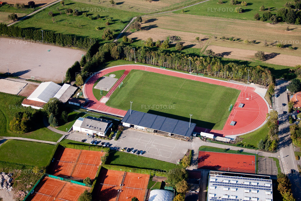 Luftbild: Ensemble der Sportplatzanlagen an den Schulen im Ortsteil Langensteinbach in Karlsbad im Bundesland Baden-Württemberg in Deutschland. Foto: IMG_45245.jpg vom 21.09.2011 durch Werner Riehm/FLY-FOTO.de