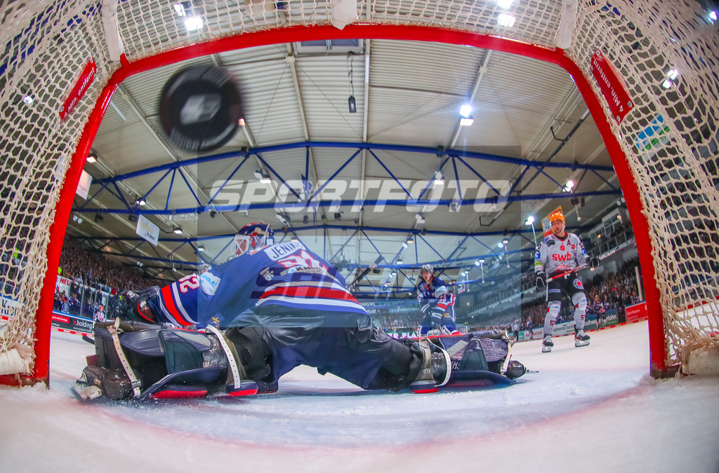 Iserlohn Roosters - Fischtown Pinguins Bremerhaven | Andreas Jenike #92 (Iserlohn Roosters)
DEL: Iserlohn Roosters - Fischtown Pinguins Bremerhaven - Realisiert mit Pictrs.com