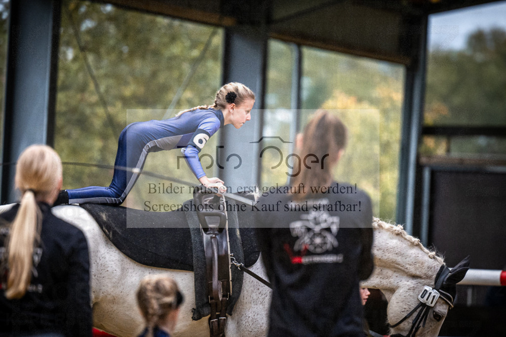 DOS_0143 | Entdecke hochwertige Reitturnierfotos von Foto Oger. Professionell, emotional und authentisch – jetzt Lieblingsmomente im Shop bestellen.Deutschlandweite Turnierfotografie. - Realisiert mit Pictrs.com