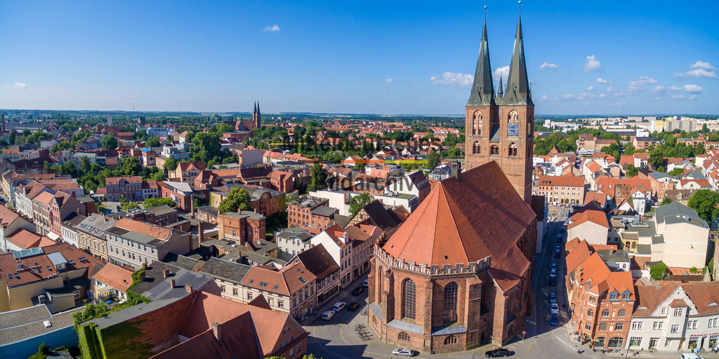 Stendal_Marienkirche_hinten | Kirche Stendal - Realisiert mit Pictrs.com