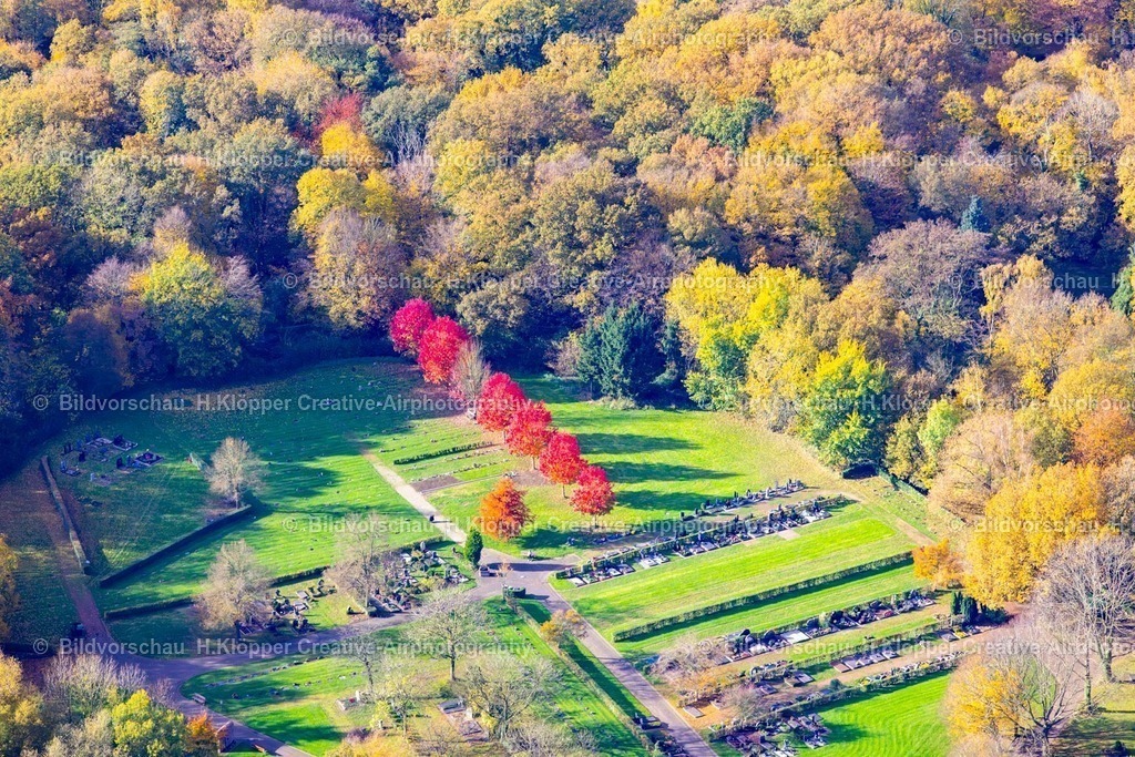 Luftbilder Herzogenrath-7362 | Luftbildfotografie Grabreihen auf dem Gelände des Friedhofes " Waldfriedhof " in Herzogenrath im Bundesland Nordrhein-Westfalen, Deutschland - Realisiert mit Pictrs.com