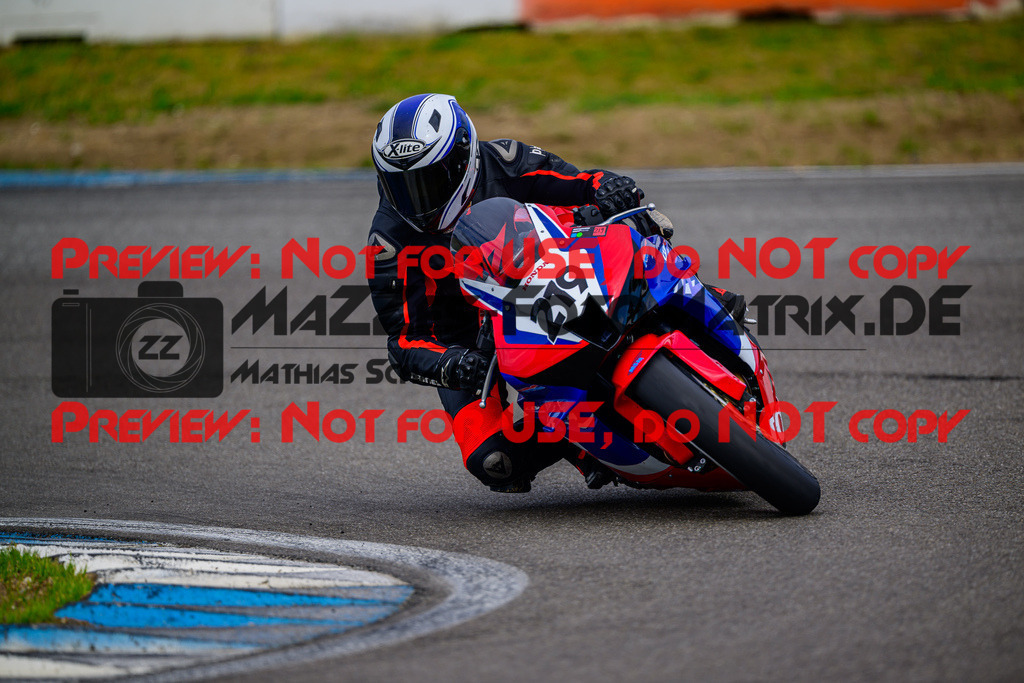 MaZZes_Fotomatrix_20250421_6007705_3879 | ROT