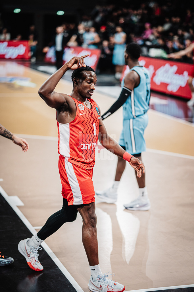 Basketball | Männer | Saison 2024/2025 | BKT EuroCup | Veolia Towers Hamburg vs. Hapoel Bank Yahav Jerusalem | 17.12.2024 | Jared Harper (#1, Hapoel Jerusalem)