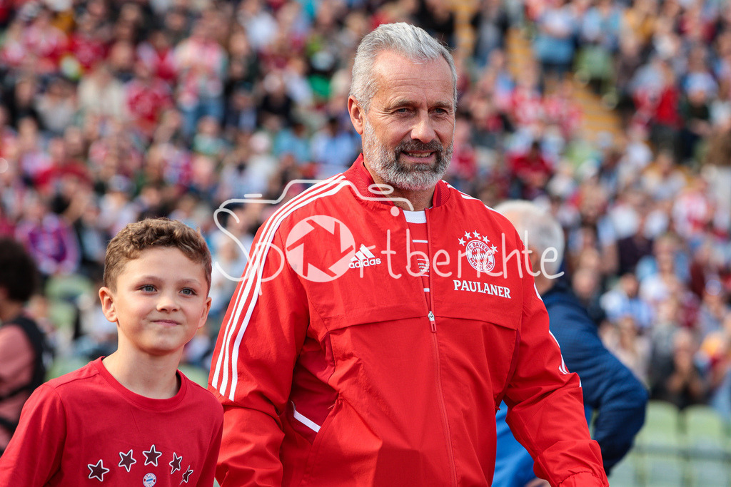 FC Bayern Muenchen - TSV 1860 Muenchen | Thomas Linke (FCB #25) in Aktion