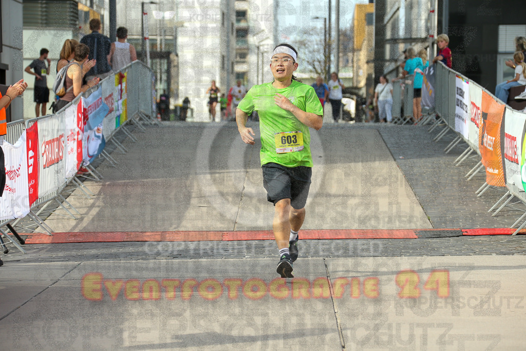 250920_1539_EX1_0323 | Sportfotografie im Rhein-Sieg Kreis, Köln, Bonn, NRW, Rheinland Pfalz, Hessen, etc. Unser Tätigkeitsfeld umfasst den Laufsport vom Volkslauf über den Marathon, Duathlon, Triathon bis zum Ultralauf wie Kölnpfad Ultra oder Schindertrail.