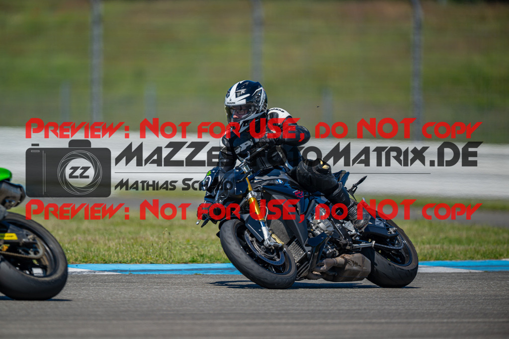 MaZZes-Fotomatrix-20260523-111791 | GRUEN