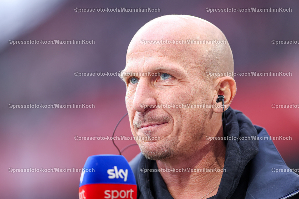 Koe09112401009 | 09.11.2024, 1. FC Köln - SpVgg Greuther Fürth, 2. Fußball Bundesliga, RheinEnergieSTADION, Saison 2024 2025: Trainer Gerhard Struber (Cheftrainer 1.FC Köln)DFB regulations prohibit any use of photographs as image sequences and or quasi-video.