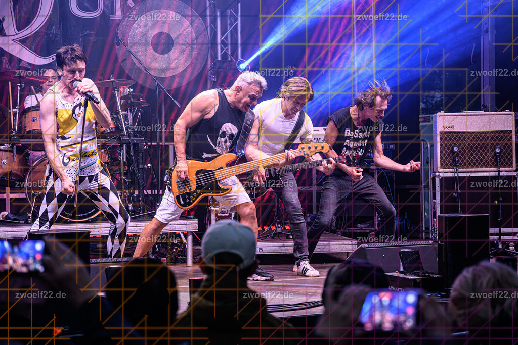 MerQury zum Stadtfest Wilsdruff, Wildruff am 22.08.2026 | Zum Stadtfest Wilsdruff 2026 gastierte die Dresdner Queen-Tribute-Band MerQury am Samstag Abend auf dem Markt in Wilsdruff. - Realisiert mit Pictrs.com