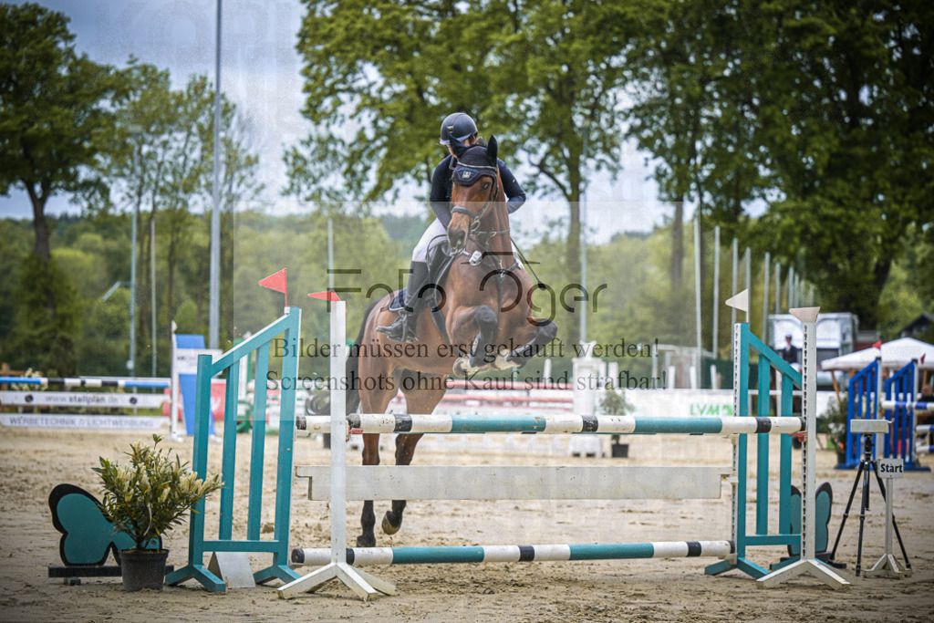 DOS_5249 | Entdecke hochwertige Reitturnierfotos von Foto Oger. Professionell, emotional und authentisch – jetzt Lieblingsmomente im Shop bestellen.Deutschlandweite Turnierfotografie. - Realisiert mit Pictrs.com