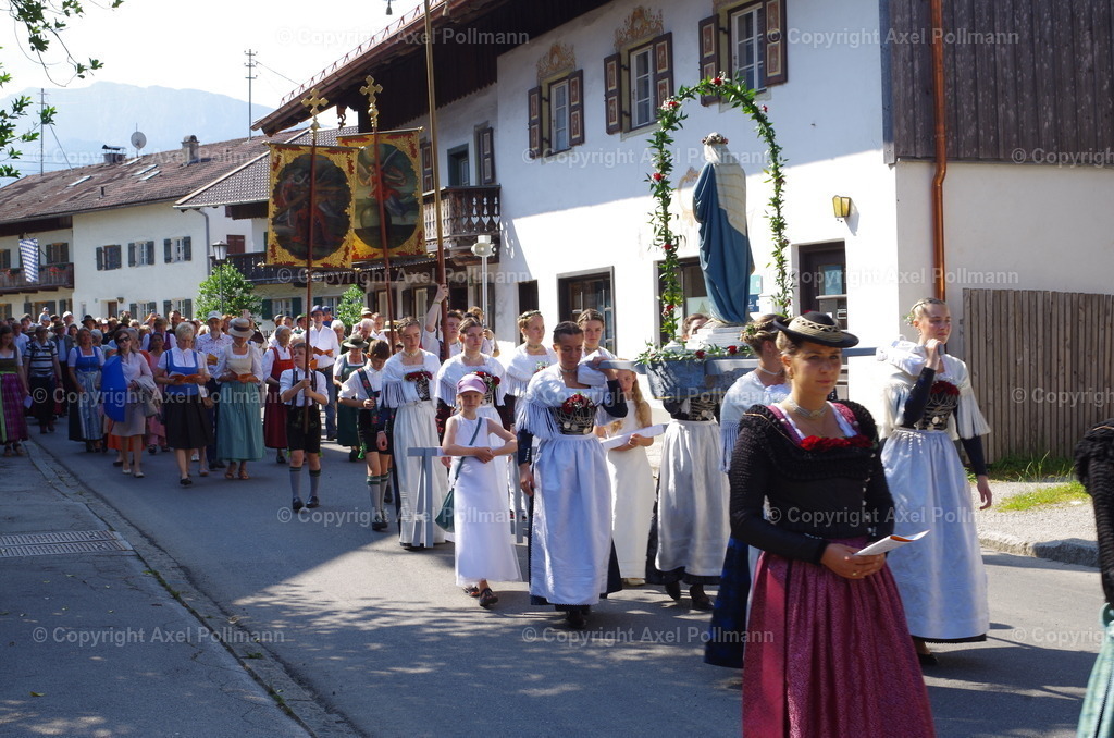IMGP3856 | fotografiert von Axel PollmannLeonhardi Wallfahrt Benediktbeuern und Murnau, Fronleichnam, Fasching, Landschaft im Loisachtal und Benediktbeuern  - Realisiert mit Pictrs.com