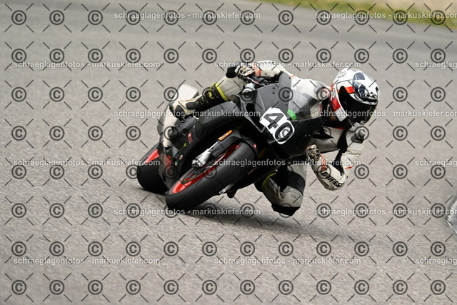 25bt02-1201 | markuskiefer.com - Realisiert mit Pictrs.com
