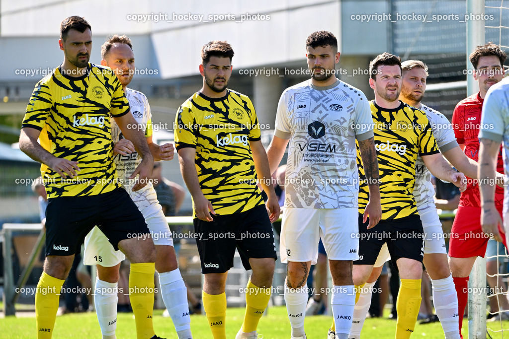 SC Magdalen vs. FC Faakersee | #18 Andreas Unterguggenberger FC Faakersee, #15 Christoph Wolfgang Erlacher SC Magdalen, #31 Arnel Mulahalilovic FC Faakersee, #92 Jure Krnjic SC Magdalen, #13 Martin Tschernuth FC Faakersee, #17 Lukas Johannes Kargl SC Magdalen, #1 Sandro Julian Keckel SC Magdalen, SC Magdalen vs. FC Faakersee, SC Magdalen vs. FC Faakersee am 14.04.2024 in Villach (Sportplatz St. Magdalen), Austria, (Photo by Bernd Stefan)