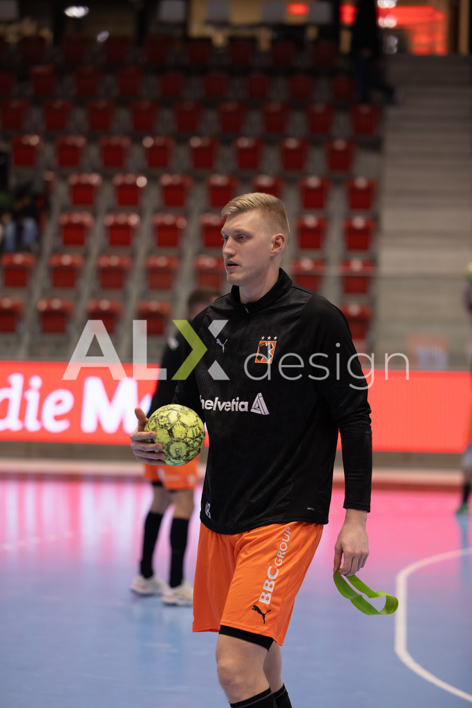 Handballen I Herren I Saison 2025-2026 I Quickline Handball League 2026 | Men I 18. Spieltag I Pfade Winterthur - Kadetten Schaffhausen I 20.12.2025 | 18 Ariel Pietrasik (Kadetten Schaffhausen) - Rückraum links - Realisiert mit Pictrs.com