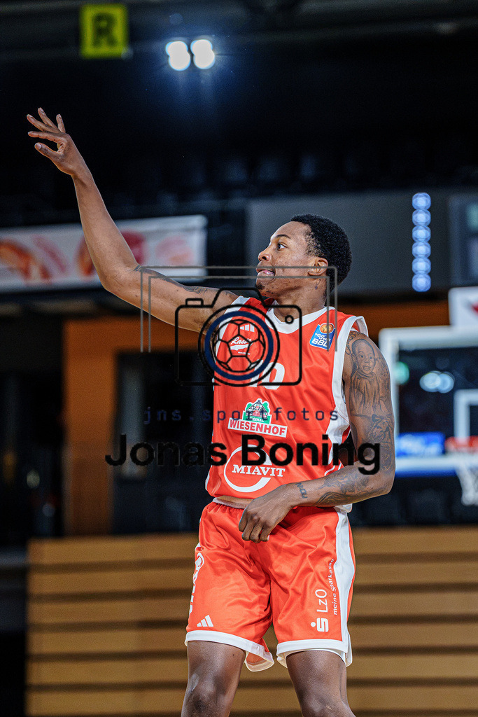 Basketball I Herren I Saison 2026-2027 I Testspiel I RASTA Vechta - EWE Baskets Oldenburg I 51068 | jns.sportfotos - Realisiert mit Pictrs.com