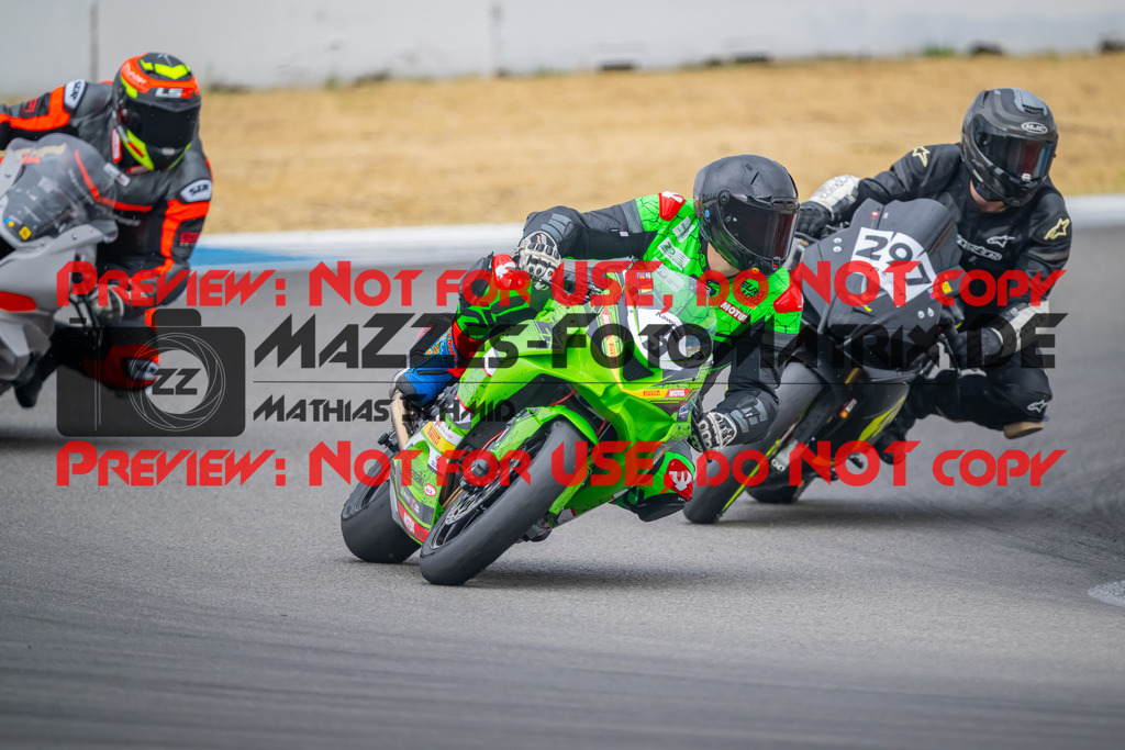 MaZZes-Fotomatrix-20260809-582943 | R1