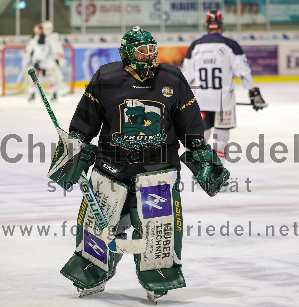 2025-12-14_015_TSV_Erding_gegen_ECDC_Memmingen_Indians | Erding, Deutschland, 14.12.2025:Eishockey, Oberliga Süd 2025 / 2026, 26. Spieltag, TSV Erding gegen ECDC Memmingen Indians, Endergebnis: 1:2Foto: Christian Riedel / fotografie-riedel.net