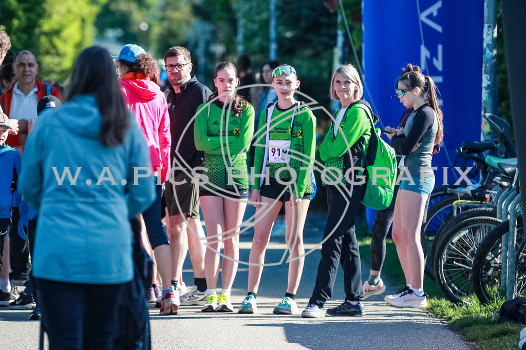 ..... | LINZ,AUSTRIA,27.April 25, Int. 3 Brückenlauf Linz  , Image shows: Photo: WAPICS / Manuel Binder