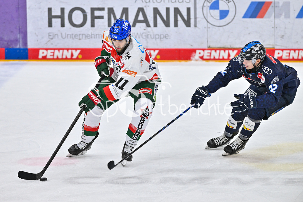 ERC Ingolstadt - Augsburger Panther | im Duell Mick KOEHLER (Augsburger Panther #11) und Noah DUNHAM (ERC Ingolstadt #12) / Zweikampf / DEL: ERC Ingolstadt - Augsburger Panther, Saturn Arena am 03.11.2024
