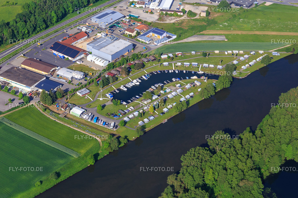 Marina am Main des Motor- und Segelbootclub Coburg e.V. und der Trosdorfer Wasserski- und Freizeitvereinigung e.V. http://www.msccoburg.de/ | Luftbild: Marina am Main des Motor- und Segelbootclub Coburg e.V. und der Trosdorfer Wasserski- und Freizeitvereinigung e.V. http://www.msccoburg.de/ im Ortsteil Trosdorf in Bischberg im Bundesland Bayern in Deutschland. Foto: IMG_099835.jpg vom 25.05.2017 durch Werner Riehm/FLY-FOTO.de - Realisiert mit Pictrs.com