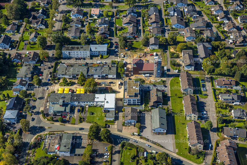 Attendorn230909122 | Luftbild, Neubau kath. Pfarrkirche St. Augustinus, Augustinusplatz, Neu-Listernohl, Attendorn, Sauerland, Nordrhein-Westfalen, Deutschland