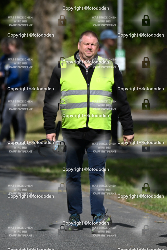 DSC_9942 | Richard Janssen / Blomberg mit Metalldetektor 