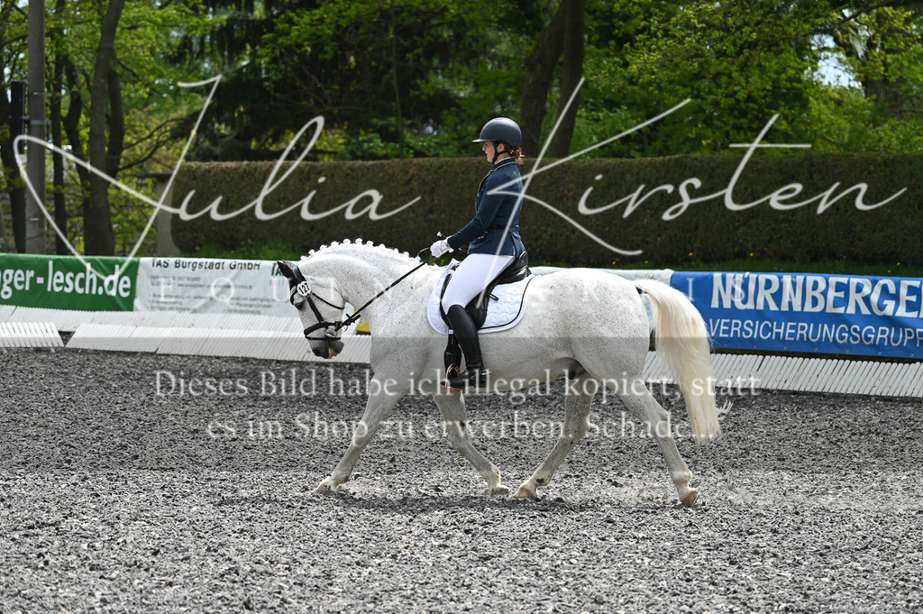 20230512_JK-Röhrsdorf-07-223 | Pferde- und Turnierfotografie in Westsachsen. Pferdeportraits, Auftragszeichnungen und intuitive Kunst.