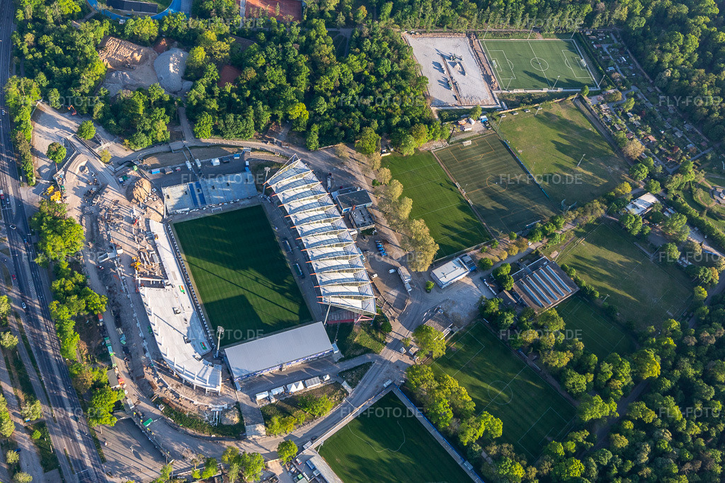 Luftbild: Erweiterungs- und Umbau- Baustelle am Sportstätten-Gelände des Stadion 