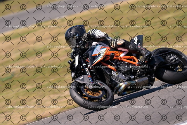 26bt04-2063 | markuskiefer.com - Realisiert mit Pictrs.com