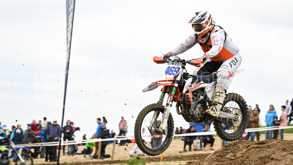 Motocross Schlatt bei Winterthur - 30. April 2023 | #469 Wirth Andreas aus Au (CH) auf KTM SX F 350 in der Kategorie Senioren am Motocross Schlatt bei Winterthur, 30. April 2023. 
Instagram: @mx_schlatt | @mc_wila | @sam_schweiz
Bild: Sportfotografie Markus Aeschimann | www.markus-aeschimann.ch - Realisiert mit Pictrs.com