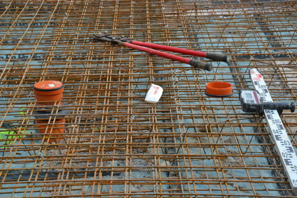 bib-lg04-betonarbeiten-0565 | Nach LV-Leistungsgruppen sortierte Detailfotos über den Bau eines Hauses. Alle Hausbau-Bilder direkt vom Urheber und Autor der Website Haus-Selber-Bauen.com