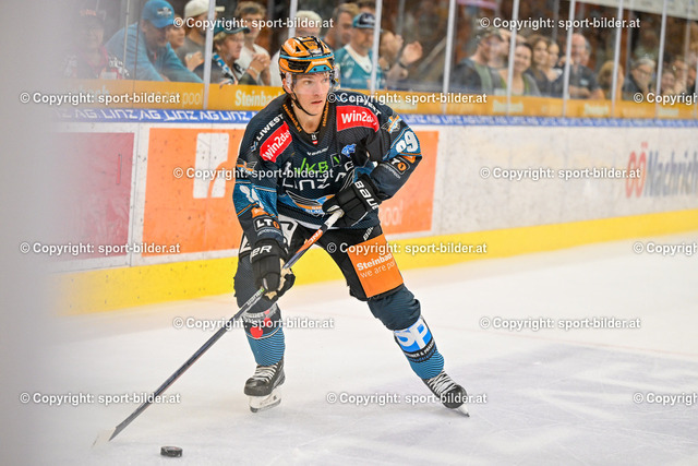 AUT, ICE, Black Wings Linz vs EC Villacher SV | 17.09.2023, Eishalle Linz, AUT, ICE Eishockey Liga, Black Wings Linz vs EC Villacher SV, im Bild Marco Brucker (BWL)


// ICE win2day Hockey League Match between Black Wings Linz and EC Villacher SV in Linz, Austria on 2023/09/17
