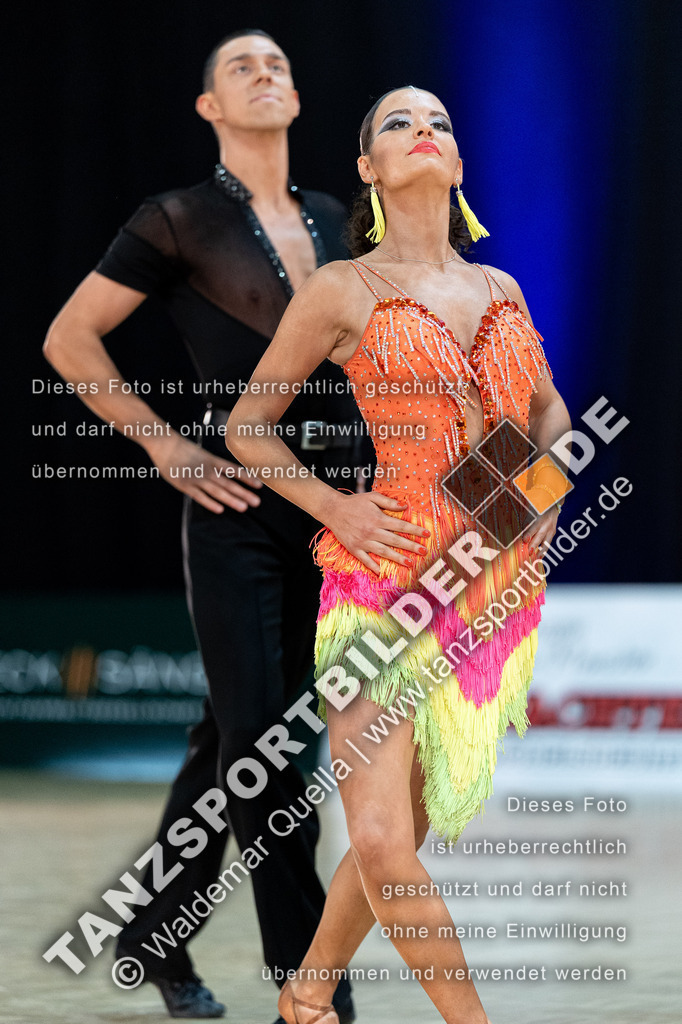 20240120-02118 | Hier finden Sie Tanz Bilder vom Latein und Standard Formationen tanzen. Sportbilder vom Tanzsport. Schöne Fotos und von Weltmeisterschaft, Europameisterschaft, Bundesliga, Regionalliga, Oberliga und Landesliga sowie von GOC Stuttgart, DanceComp, WM Bremen