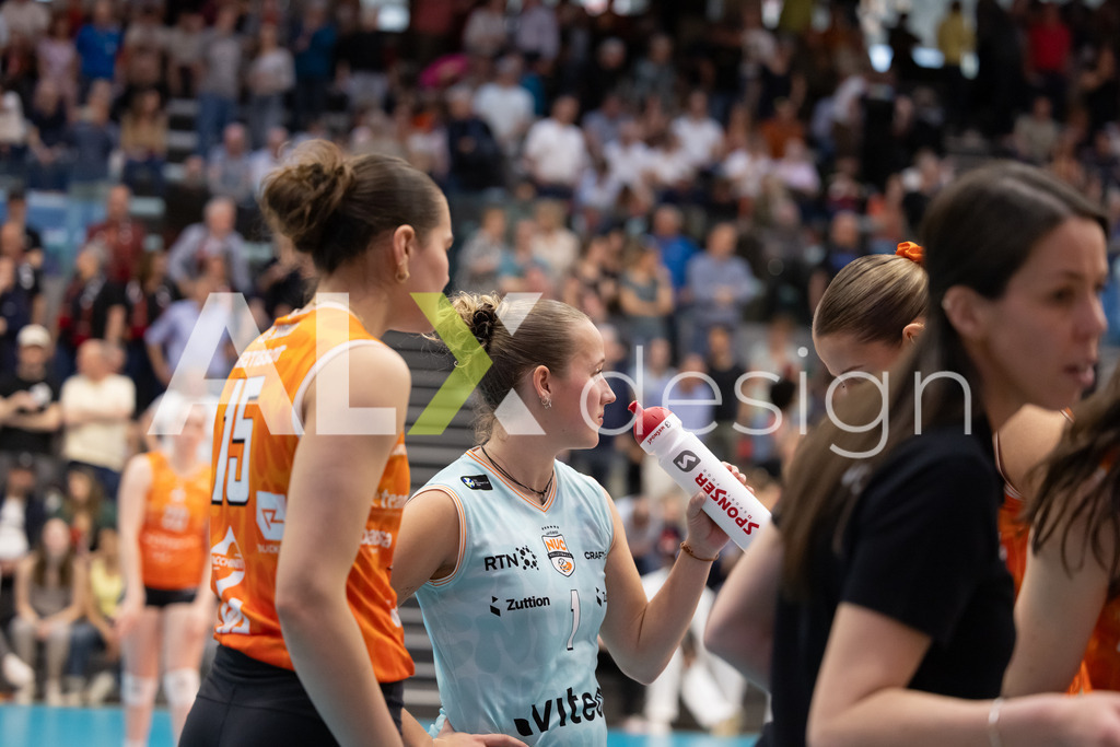 Volleyball I Frauen I Saison 2025-2026 I Volleyball NLA | Women I  Playoffs Finals 1/5 I viteos NUC - VC Kanti Schaffhausen I 06.04.2026 | 1 Caroline Delley (CH) (Viteos NUC) – Libera - Realisiert mit Pictrs.com