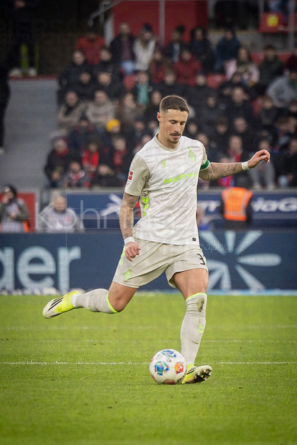 German Bundesliga, Bayer 04 Leverkusen vs. SV Werder Bremen, 24.01.2026 | LEVERKUSEN, GERMANY - JANUARY 24: Marco Friedl (SV Werder Bremen, 32) during the German Bundesliga match on gameday 19 between Bayer 04 Leverkusen vs. SV Werder Bremen at BayArena on January 24, 2026 in Leverkusen, Germany. DFL REGULATIONS PROHIBIT ANY USE OF PHOTOGRAPHS AS IMAGE SEQUENCES AND/OR QUASI-VIDEO.