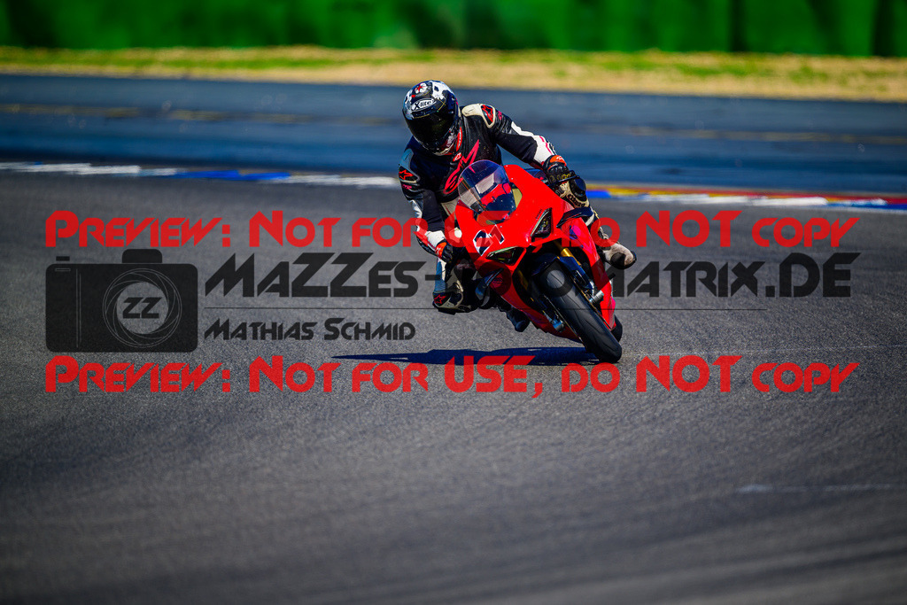 MaZZes_Fotomatrix_20250519_6007705_8908-2 | GELB