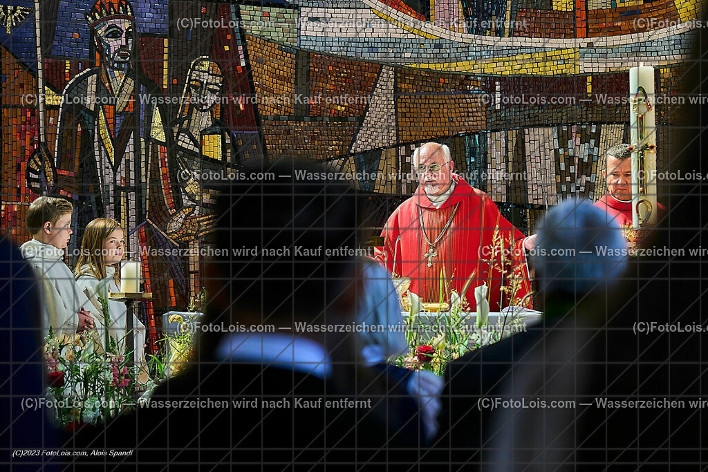 ALP2573_Pfarrfirmung Wieselburg | (C)FotoLois.com, Alois Spandl, Pfarrfirmung in Wieselburg mit Firmspender Eduard Gruber (ehemaliger Generalvikar der Diözese St. Pölten), Sa 3. Juni 2023.