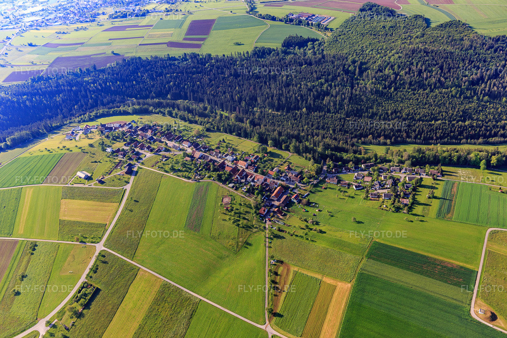 Luftbild: Ortsansicht aus Norden im Ortsteil Edelweiler in Pfalzgrafenweiler im Bundesland Baden-Württemberg in Deutschland. Foto: IMG_114363.jpg vom 30.05.2019 durch Werner Riehm/FLY-FOTO.de