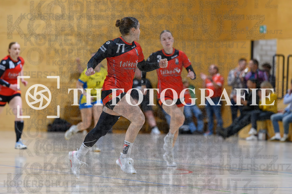 GER, SG Maulburg/Steinen - SV Allensbach 2, Handball, Suedbadenliga, 2. Spieltag, Saison 2023/2024, 14.10.2023 | Sharena Hasler (SG Maulburg/Steinen, #77) jubelt und schaut Richtung Zuschauer.

GER, SG Maulburg/Steinen - SV Allensbach 2, Handball, Suedbadenliga, 2. Spieltag, Saison 2023/2024, 14.10.2023

Foto: TH Fotografie/Thomas Hess