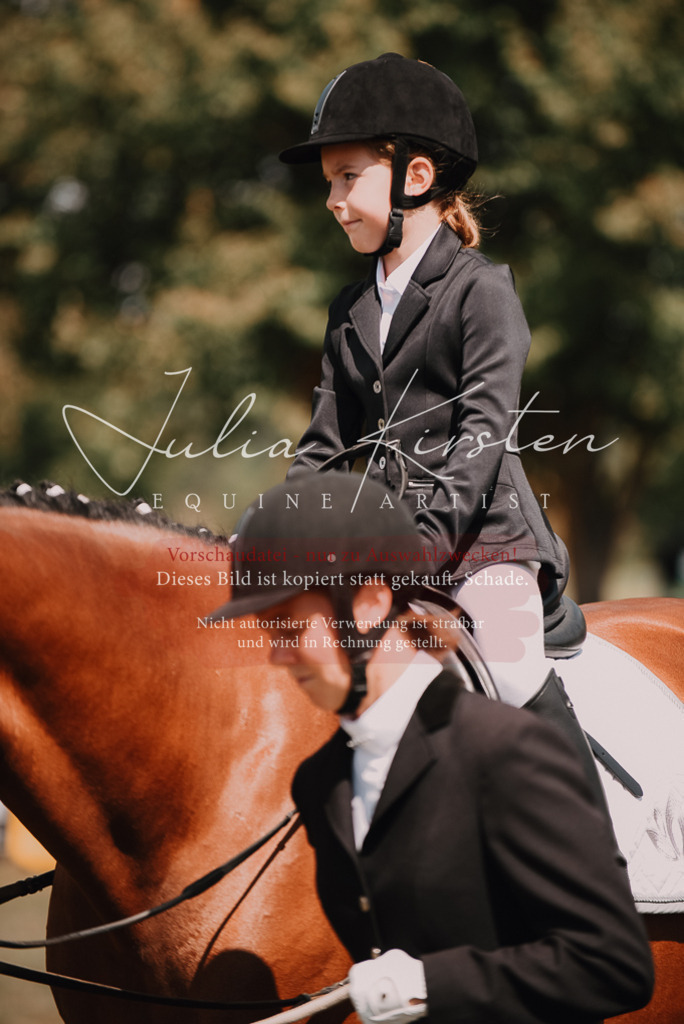 DSC_6118 | Pferde- und Turnierfotografie in Westsachsen. Pferdeportraits, Auftragszeichnungen und intuitive Kunst.