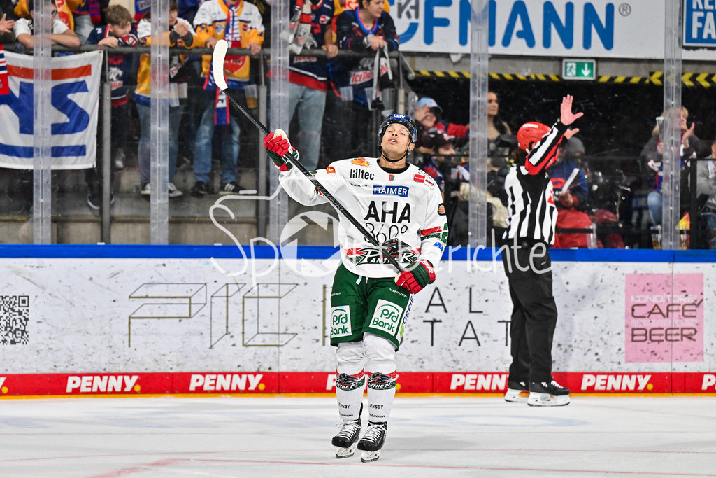 Nürnberg Ice Tigers - Augsburger Panther | in dieser Szene ärger sich Madison BOWEY (Augsburger Panther 22) über eine vergebene Chance / Torchance / DEL: Nürnberg Ice Tigers - Augsburger Panther; PSD Bank Nürnberg ARENA am 12.09.2025