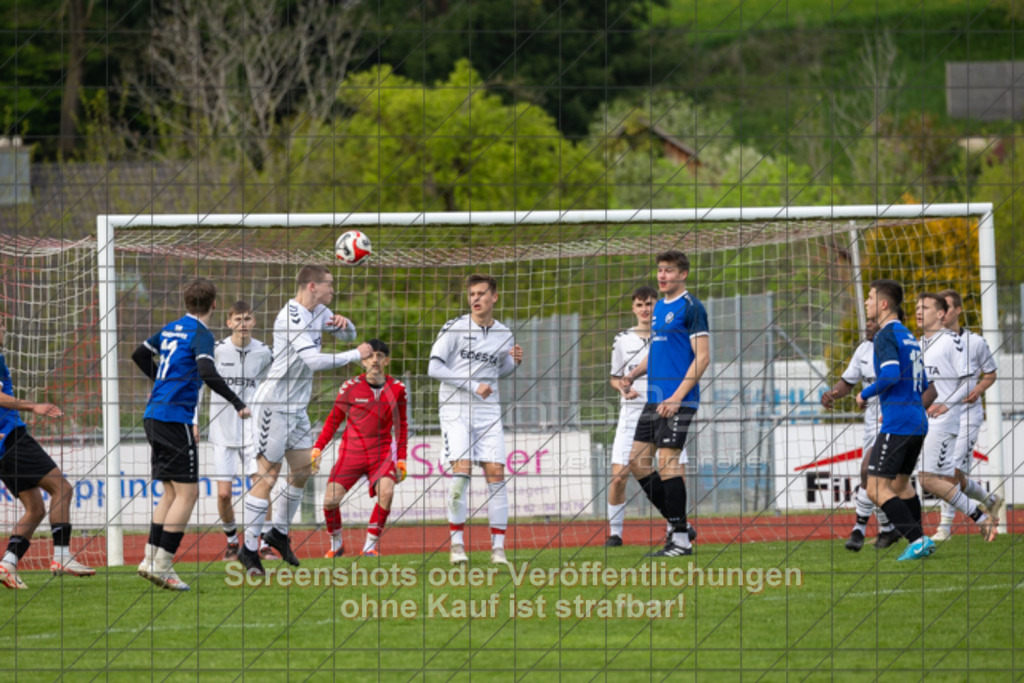 20250426_175227_0709 | #, SGM 1.FC Donzdorf/Reichenbach (weiß) vs. SGM FV 08 Unterkochen (blau), Fussball, A-Junioren Regionenstaffel Mitte 3 - WfV, Saison 2024/2025, Rasenplatz, Lautertal Stadion, Süßener Straße 16, 73072 Donzdorf, 26.04.2025 - 16:00 Uhr,Foto: PhotoPeet-Sportfotografie/Peter Harich