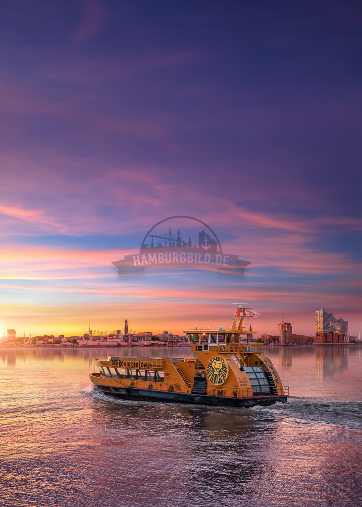 Bügeleisen Sunset Fähre Panorama Hamburg | Exklusive Hamburg collagen, tolle Segelbilder und viele weitere tolle Motive auf Leinwand, Poster, Alu-Dibond, u.v.m. findet Ihr bei uns auf hamburgbild.de. Findet Euer Wandbild für Euer Zuhause, Büro oder die  Praxis…. - Realisiert mit Pictrs.com