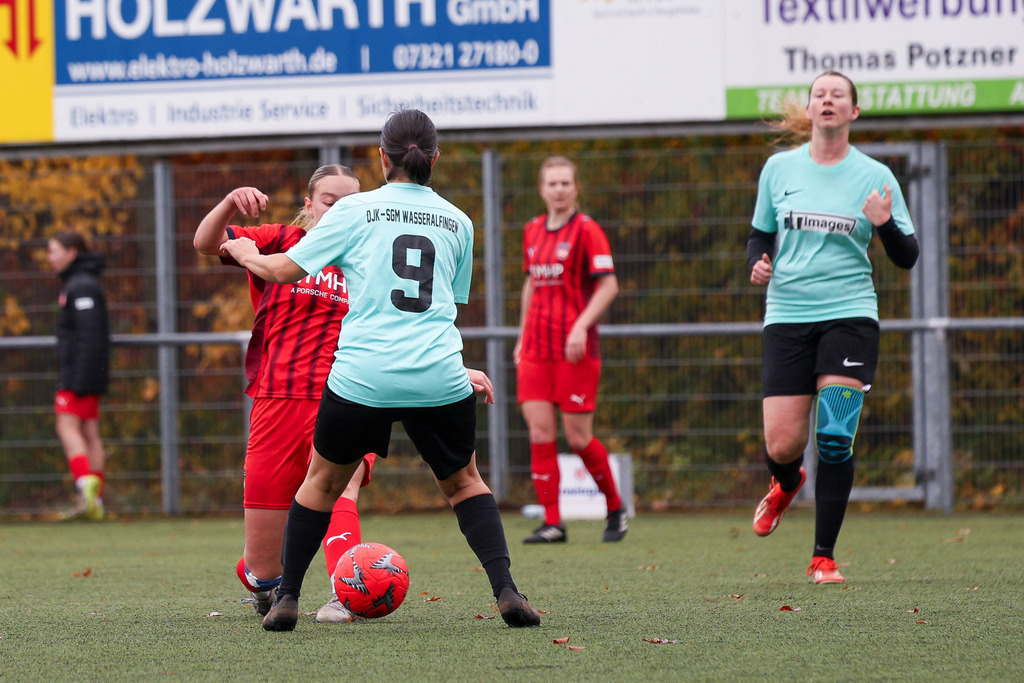 FCHWAS_251102_4925 | 1.FC Heidenheim 1846 II vs. SGM DJK-SV Wasseralfingen/Neuler, Fußball, Frauen, Bezirksliga, 2025/2026, 8. Spieltag, 02.11.2025 in Mergelstetten (Foto: Michael Bulling) - Realisiert mit Pictrs.com