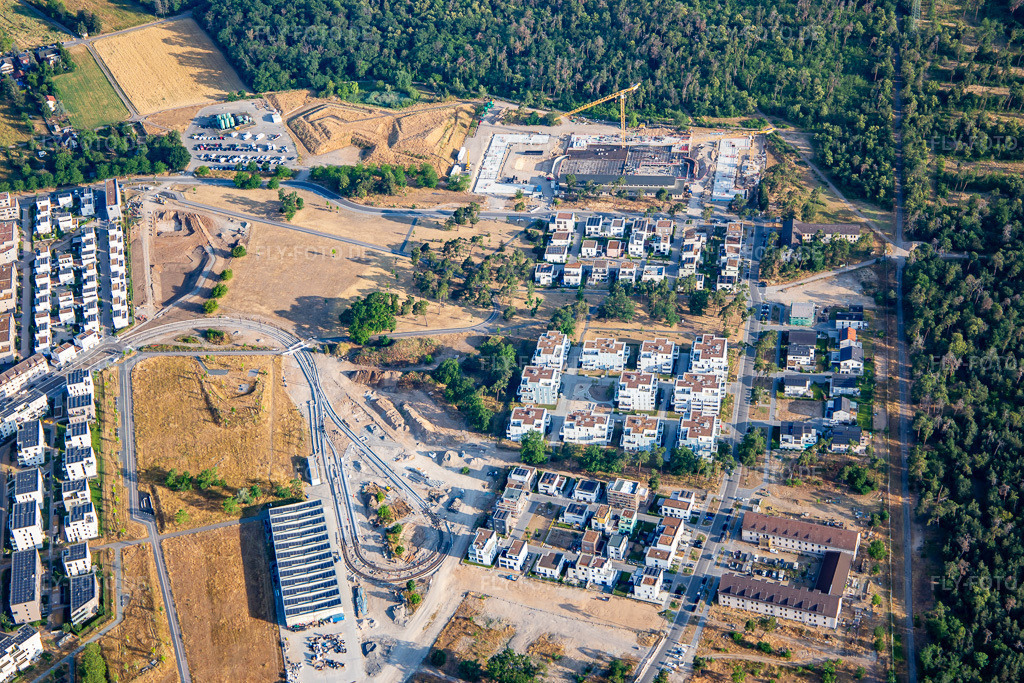 Luftbild: Straßenbahn Wendeschleife am George.-Sullivan-Ring im Ortsteil Käfertal in Mannheim im Bundesland Baden-Württemberg in Deutschland. Foto: IMG_136975.jpg vom 24.06.2023 durch Werner Riehm/FLY-FOTO.de