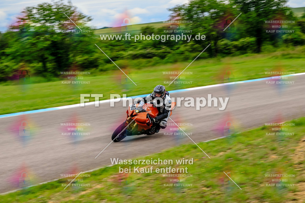 MotoTeam-3481 | Hier findet Ihr Bilder von Touristenfahrten auf der Nürburgring Nordschleife oder von anderen Veranstaltungen die ich besucht habe. Viel Spass beim Durch Schauen 