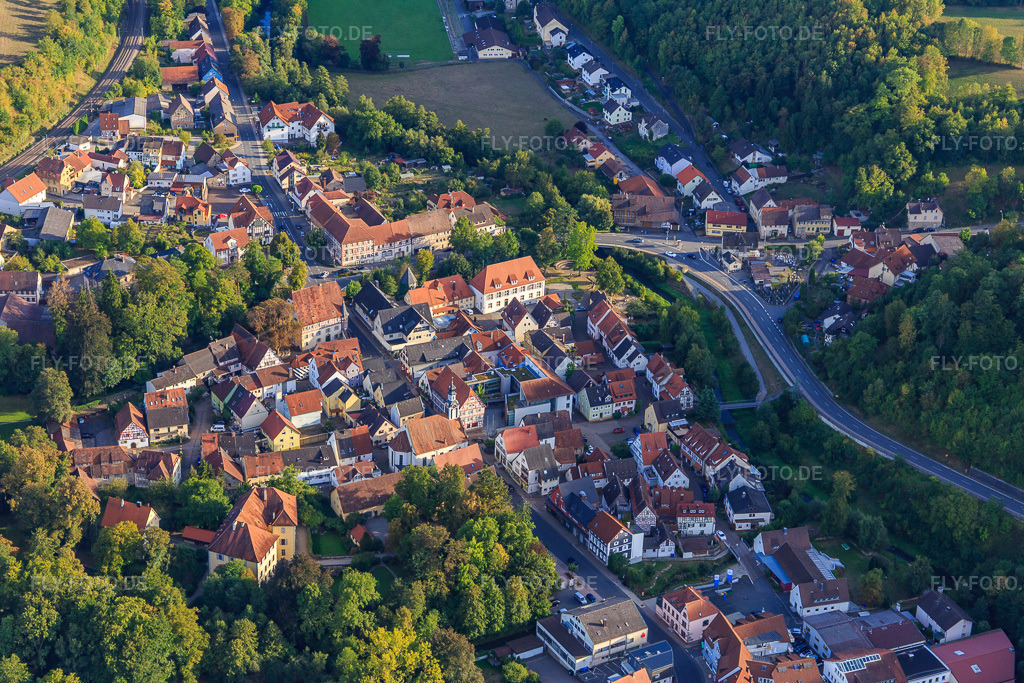 Luftbild: Schloss Adelsheim Rentamt im Schlosspark und Oberschloss an der Markstraße in Adelsheim im Bundesland Baden-Württemberg in Deutschland. Foto: IMG_111455.jpg vom 09.09.2018 durch Werner Riehm/FLY-FOTO.deOberschloss (Adelsheim)