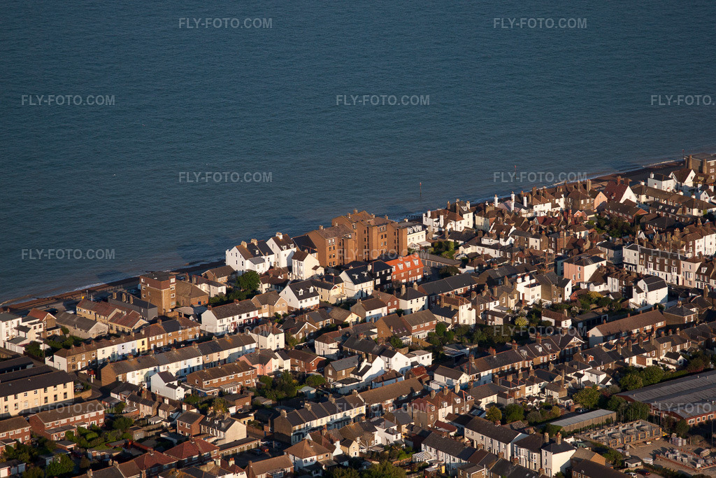 Aerial view: View of the town in Deal in the state England, Great Britain. – Photo: IMG_50721.jpg taken on 05/27/2012 by Werner Riehm/FLY-FOTO.com – Resolution of the original: 4752 x 3168 px